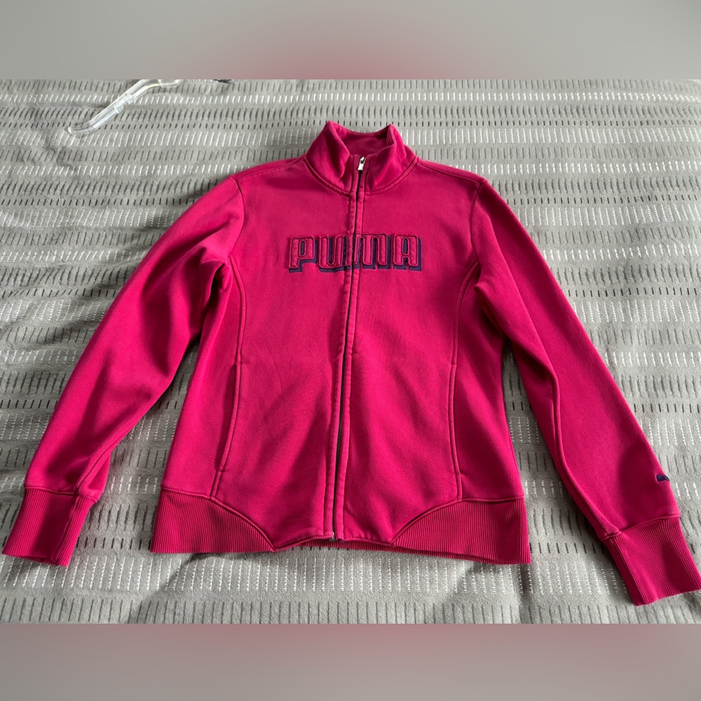PUMA full zip Sweatshirt - Size Medium 
Pink with purple accents and pockets